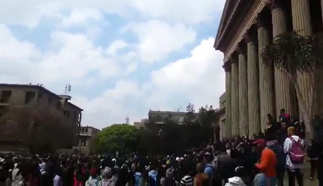 Rassemblement à l'université de Wits, le 19 septembre 2016. Crédit Romane Butin (capture vidéo) Rassemblement à l'université de Wits, le 19 septembre 2016. Crédit Romane Butin (capture vidéo)