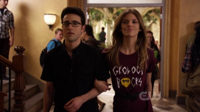 Naomi et Max, couple geek le plus mainstream, dans la série 90210