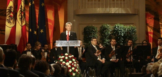 @REUTERS | Le Président Heinz Fischer a rendu hommage aux victimes de l’Anschluss lors d’une cérémonie de commémoration au palais Hofburg