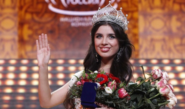 Miss Russie 2013 : “une noiraude explosée de botox” Miss Russie 2013 : “une noiraude explosée de botox”