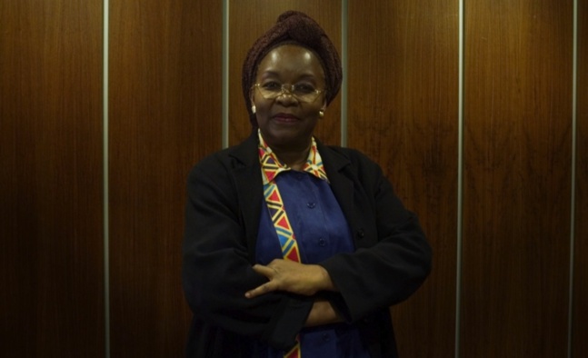 Me Alice Nkom, célèbre au Cameroun pour son activisme en faveur de la dépénalisation de l’homosexualité | Crédits photos — Bertrand Gaudillère Me Alice Nkom, célèbre au Cameroun pour son activisme en faveur de la dépénalisation de l’homosexualité | Crédits photos — Bertrand Gaudillère
