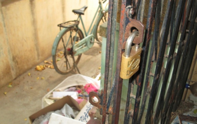 La porte d'entrée du Centre de réhabilitation des victimes de la torture en Inde, quelques jours avant sa fermeture / © Florence Carrot La porte d'entrée du Centre de réhabilitation des victimes de la torture en Inde, quelques jours avant sa fermeture / © Florence Carrot