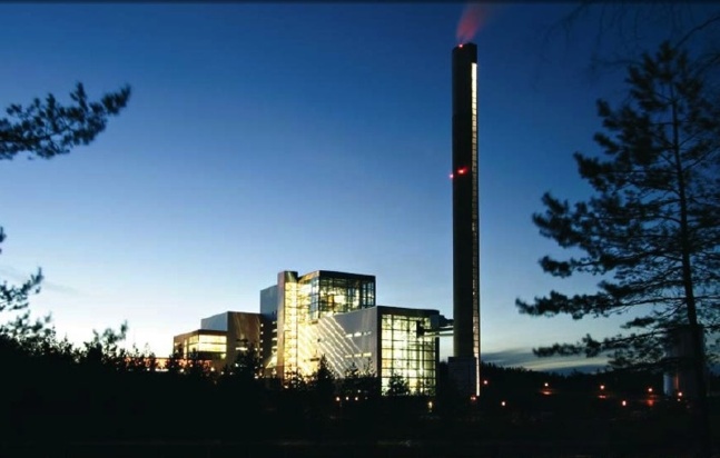 Cette usine de retraitement incinère 20 tonnes de déchets par heure. Cette usine de retraitement incinère 20 tonnes de déchets par heure.