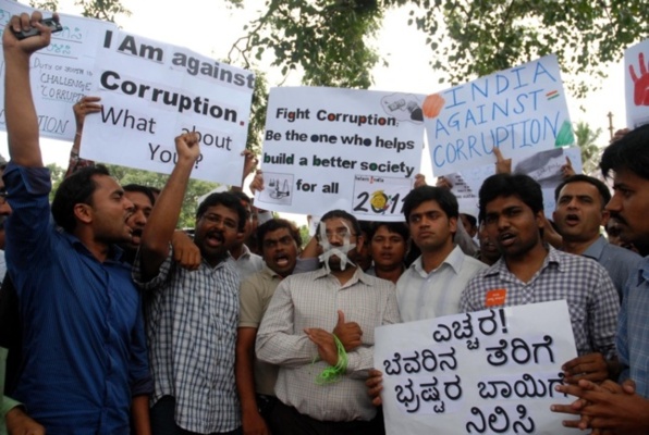 Manifestation anti-corruption. Crédits : Karnataka Photo News. Manifestation anti-corruption. Crédits : Karnataka Photo News.