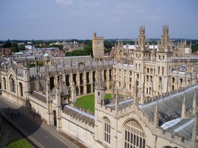 Oxford and Cambridge: are students from London and South East England favoured?