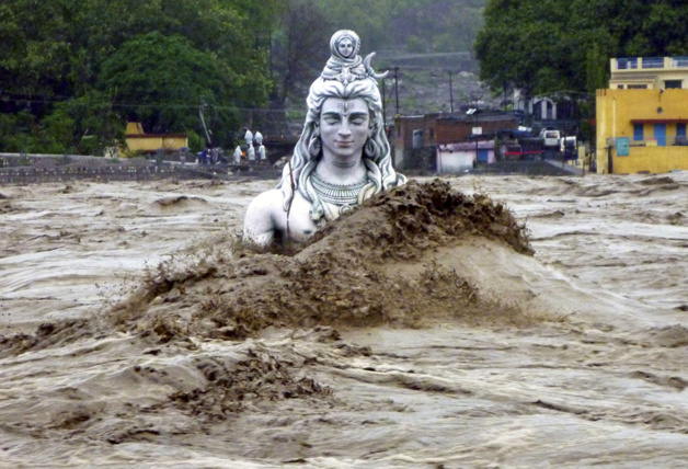 Statue du Dieu Shiva sous les eaux - Photo The Atlantic