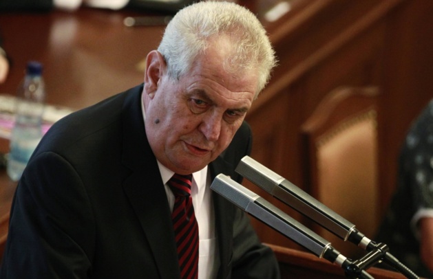 Czech President Milos Zeman speaks during the Czech parliament session in Prague, August 7, 2013 | Crédit Photo -- Petr Josek / Reuters