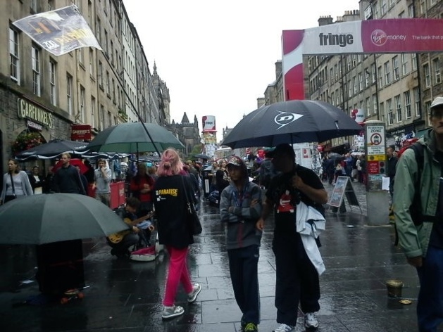 The Royal Mile in stereotypical Scottish weather | Credits : Katrin Heilmann/Le Journal International The Royal Mile in stereotypical Scottish weather | Credits : Katrin Heilmann/Le Journal International