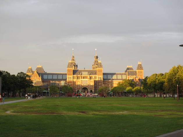 Le Rijksmuseum au crépuscule | Crédits photo - Emma Lepetit/Le Journal International