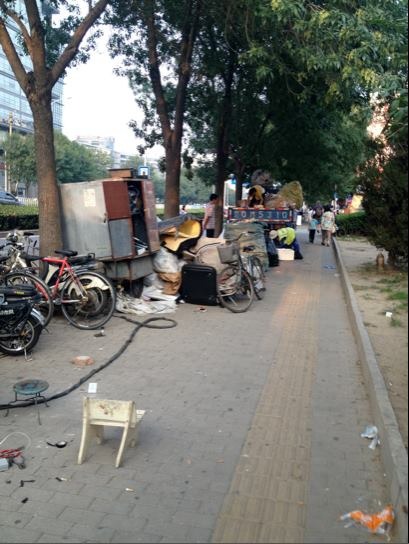 Street near the Wudaokou subway station | Credits : Rachel Varney