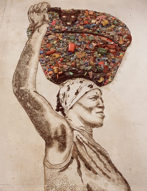 « La portadora (Irmã) » - Série « Imágenes de basura », 2008 | Crédit Photo --- Banrepcultural.org