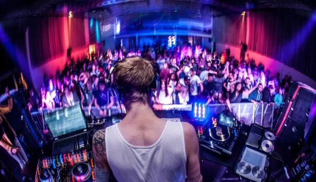 « Skud » | Credits photo -- Brian J Photography « Skud » | Credits photo -- Brian J Photography