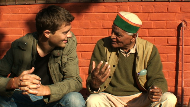 Marc e Satish Kumar, Crédito Nathanaël Coste