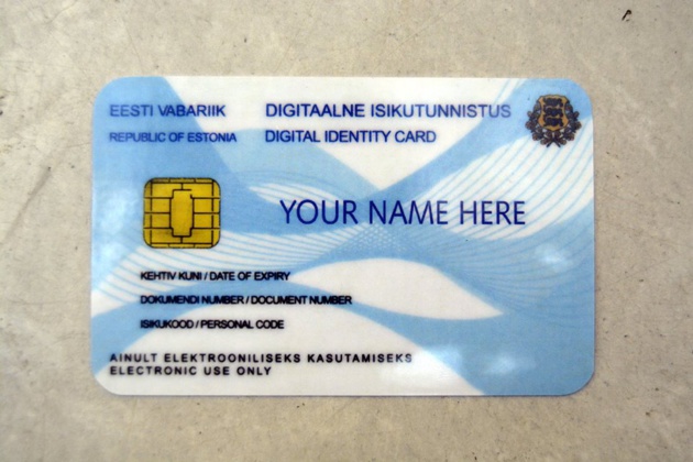 Chaque estonien reçoit à 15 ans une carte d'identité digitale qui lui permettra de voter par internet. Crédit Auriane Guiot