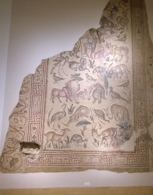 Mosaïque abîmée par un tir de sniper, Musée National de Beyrouth. Crédit Salomé Ietter