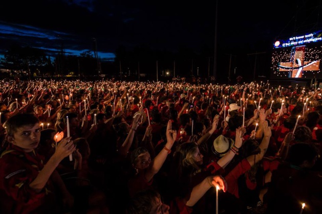 Célébration durant un rassemblement scout. Crédit LaToileScoute