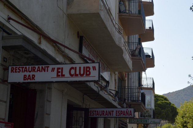 Les pancartes des restaurants se suivent. Crédit Auriane Guiot Les pancartes des restaurants se suivent. Crédit Auriane Guiot