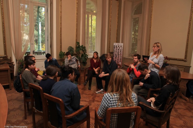 Une des activités proposées au Youth Palace visait à mettre les jeunes géorgiens dans la peau des migrants – Crédit Nicat Xudiyev Une des activités proposées au Youth Palace visait à mettre les jeunes géorgiens dans la peau des migrants – Crédit Nicat Xudiyev