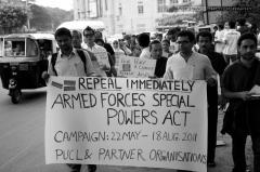 Manifestation indienne en 2011 pour l’abrogation du Armed Forces (Special Power) Act. Crédits :  PUCL Karnataka - Abonao Photography