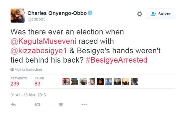 « Y a-t-il déjà eu une élection entre Museveni et Besigye lors de laquelle Besigye n’a été menotté les mains dans le dos ? », s’est interrogé le journaliste Charles Onyango Obbo.