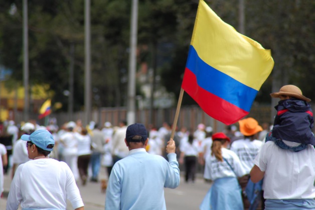 Une marche anti-Farc en Colombie. Crédit AlCortés (Flickr).