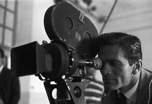 Pier Paolo Pasolini sur le tournage d'Accattone, 1961 Crédit Photo --- Reporters Associati ‐ Roma