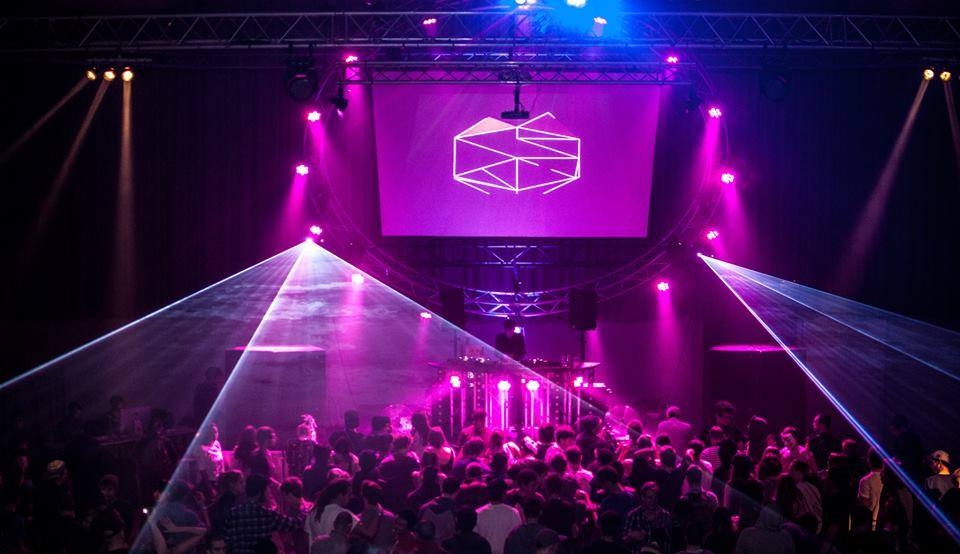 Crédit Photo --- Brian J Photography Crédit Photo --- Brian J Photography