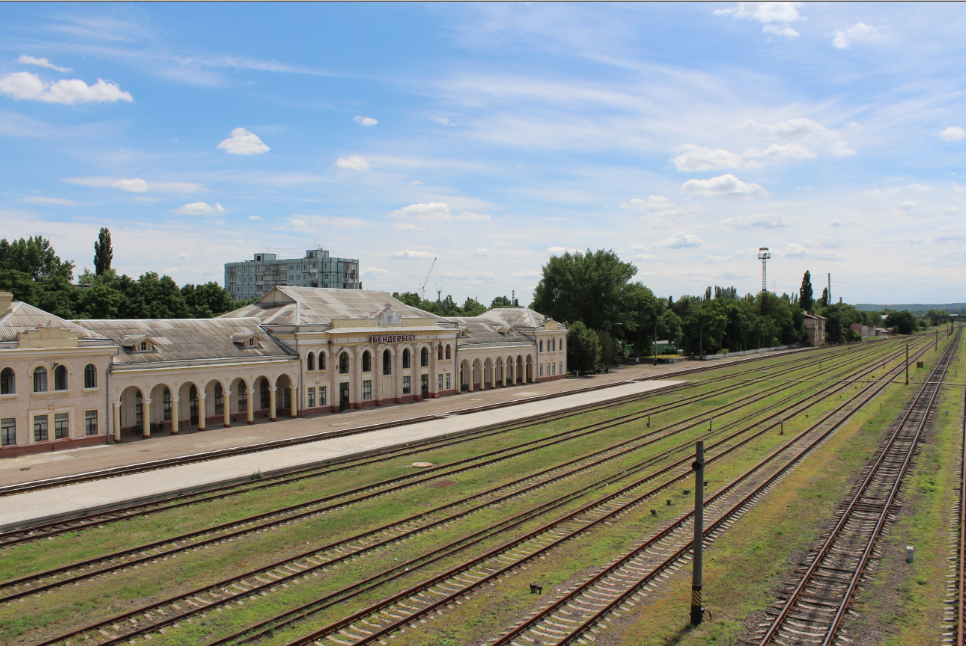 La "gare-fantôme" de Bender. Seuls quelques trains s'y arrêtent chaque semaine. Crédit photo Pierre Sautreuil.