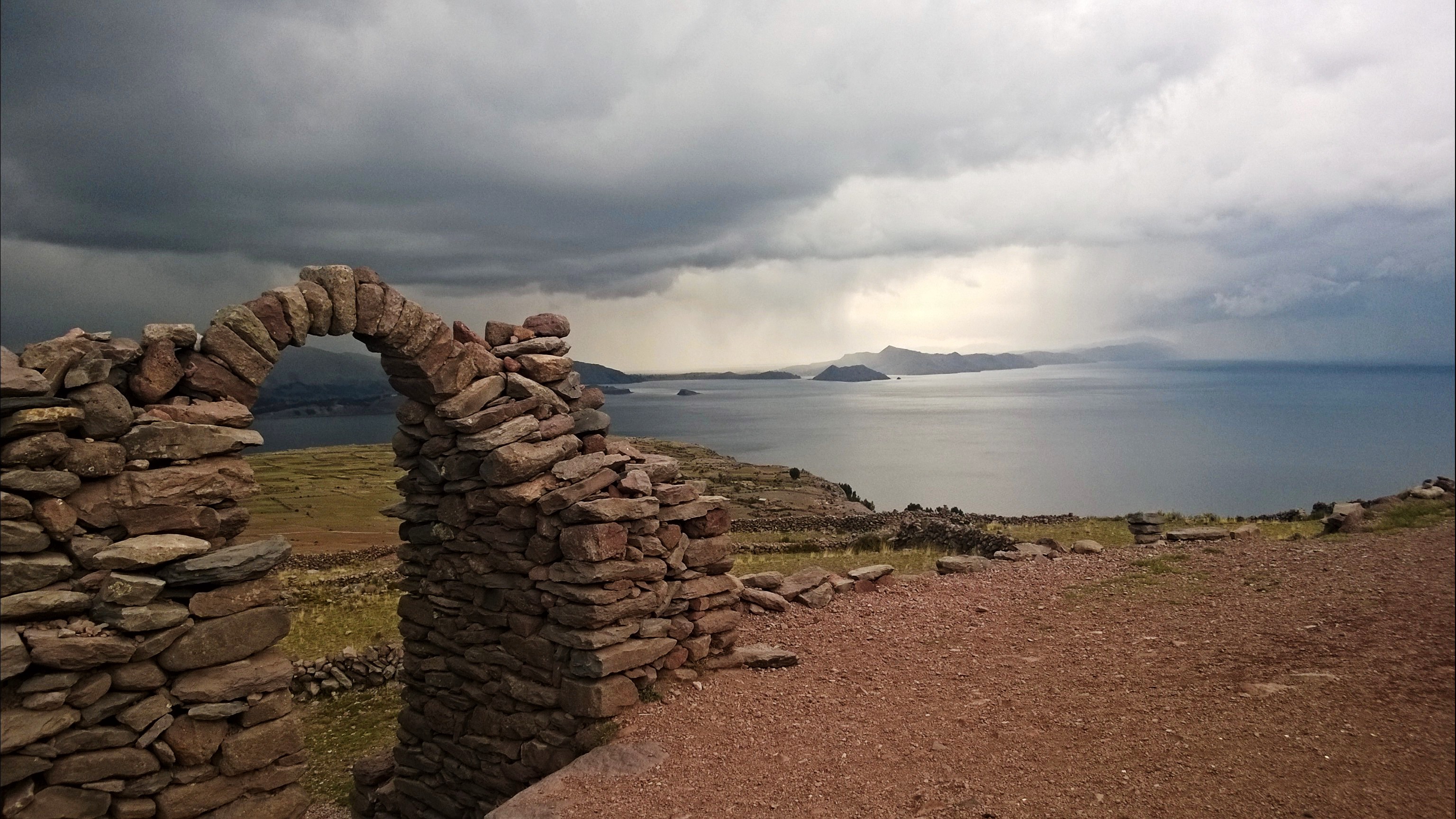 Le lac Titicaca, vue de l'île d'Amantaní. Crédit Salomé Ietter