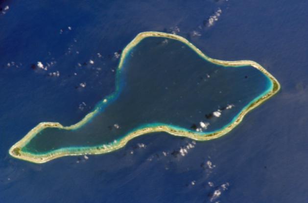 El atolón Mororua - Crédito NASA