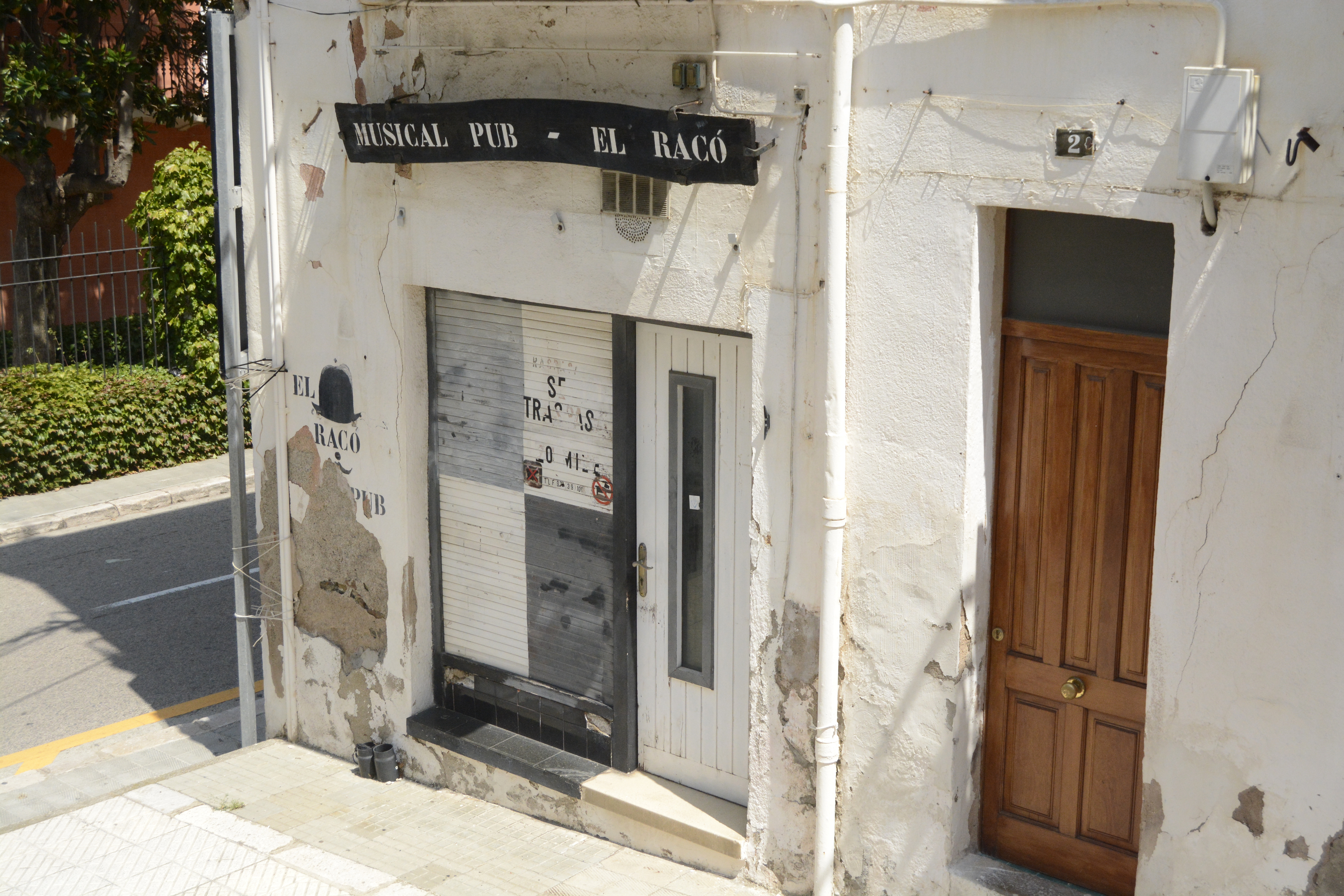 Le pub musical « el Raco » n’a pas survécu mais reste ouvert malgré tout. Crédit Auriane Guiot Le pub musical « el Raco » n’a pas survécu mais reste ouvert malgré tout. Crédit Auriane Guiot