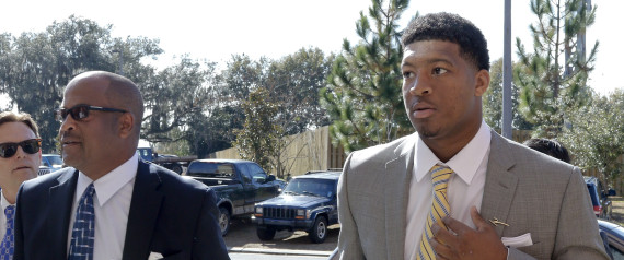 Jameis Winston y su abogado. Crédito AP Photo/Don Juan Moore Jameis Winston y su abogado. Crédito AP Photo/Don Juan Moore