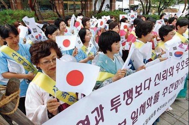 A Séoul (Corée du Sud), devant l'ambassade du Japon : manifestations des esclaves sexuelles de l'armée japonaise (crédits Lee Jae-Won)