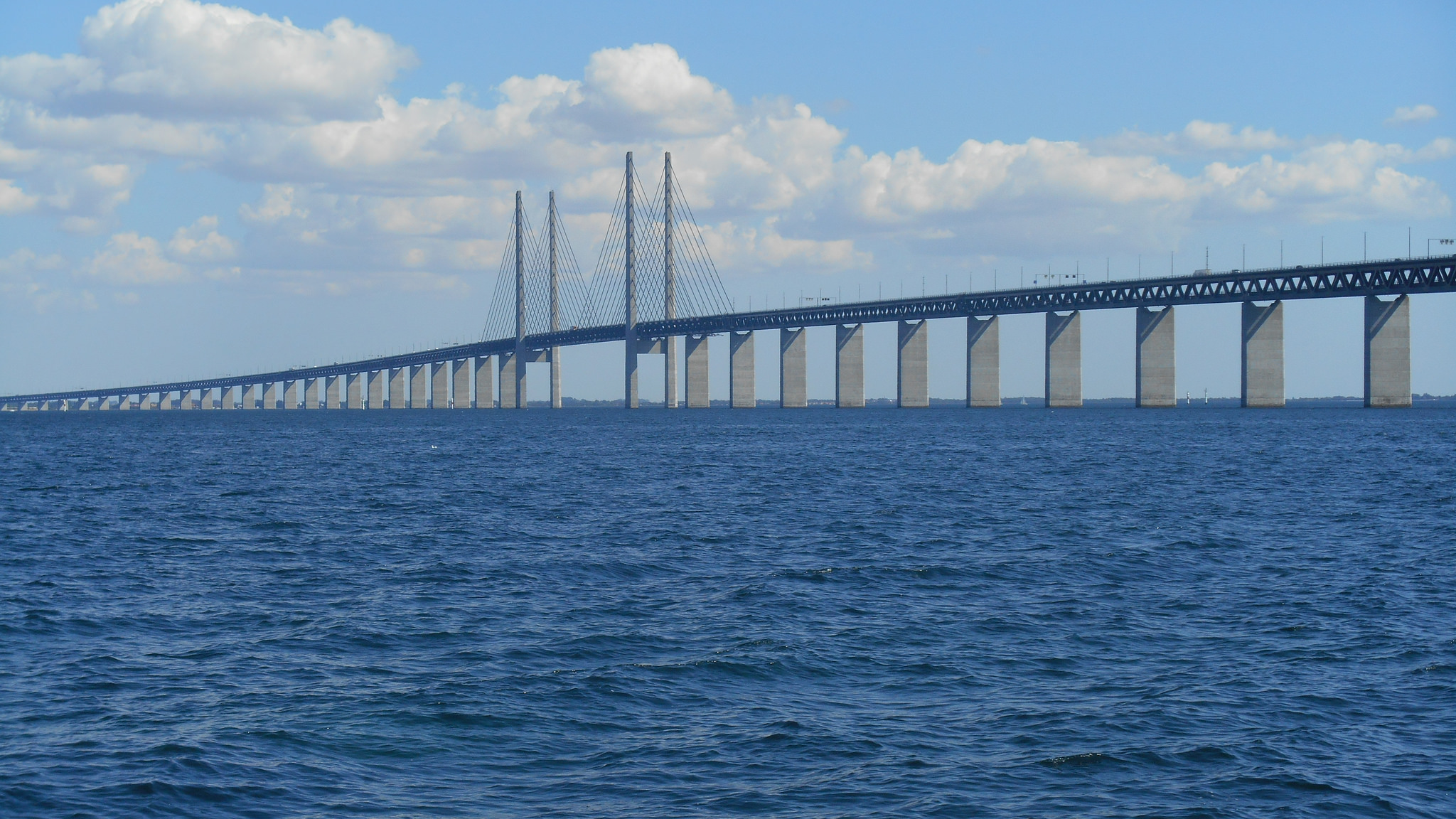 Le pont de l'Öresund entre le Danemark et la Suède, où les contrôles sont effectués. Crédit : fab_a_paris / Flickr (licence CC)