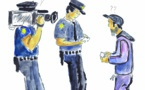 Des policiers cameramen