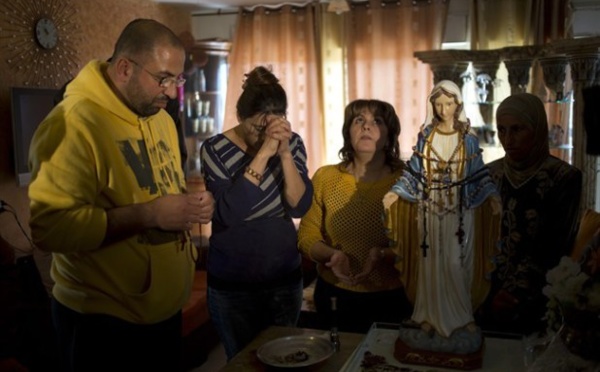 Israël : la Vierge Marie « pleure » le monde