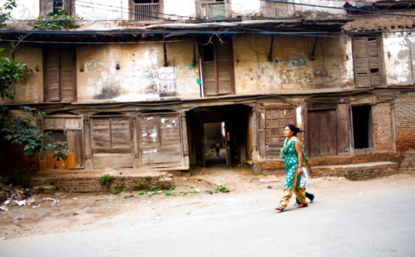 Frau in Nepal zu sein, der tägliche Kampf