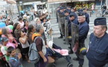 Pourquoi les Roms quittent-ils la Roumanie ? Pourquoi les Roms quittent-ils la Roumanie ?