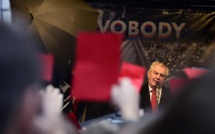 Révolution de Velours : un 25ème anniversaire mouvementé Révolution de Velours : un 25ème anniversaire mouvementé