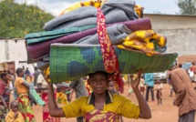 Burundi : des civils fuient le pays