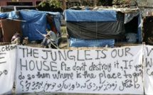 Khan : étudiant, père, réfugié Khan : étudiant, père, réfugié